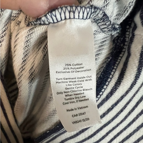 A Talbots sweatshirt in size medium - Picture 5 of 7